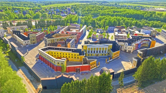 Приглашаем на экскурсию в кинопарк Москино