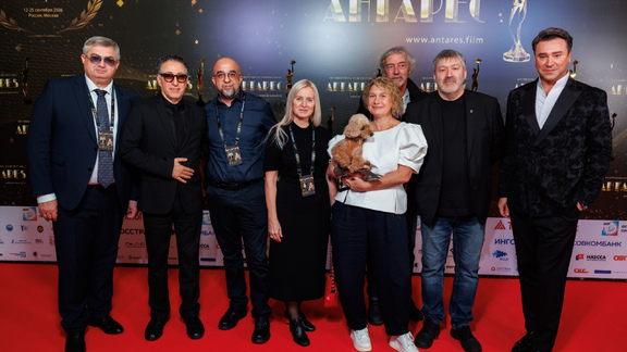 Фотографии с закрытия кинофестиваля Антарес в кинотеатре 